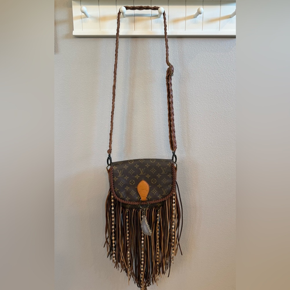 Vintage boho Brown Fringe Crossbody Bag. World traveler